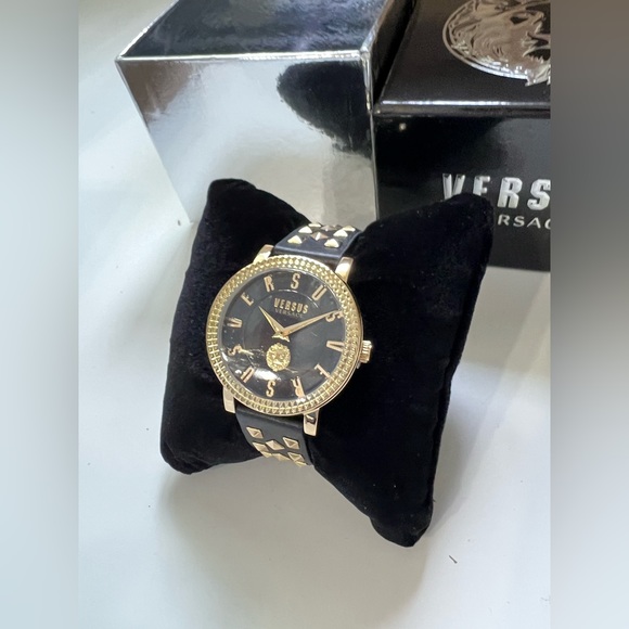 Versus Versace Gold and Black - Picture 7 of 9